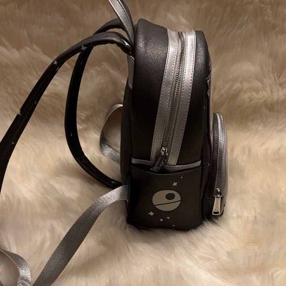 Like New Star Wars Loungefly Mandalorian Backpack - Picture 3 of 6